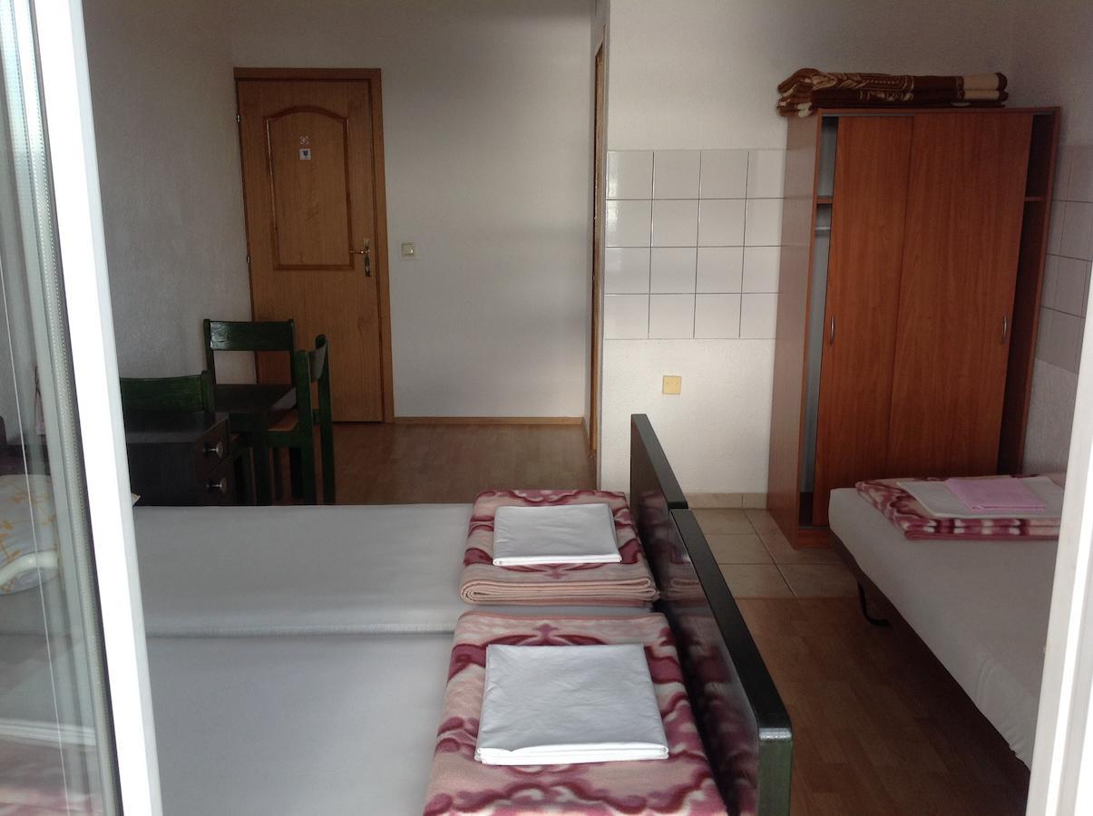 Katarina Apartments And Rooms Sibinj Krmpotski Zimmer foto