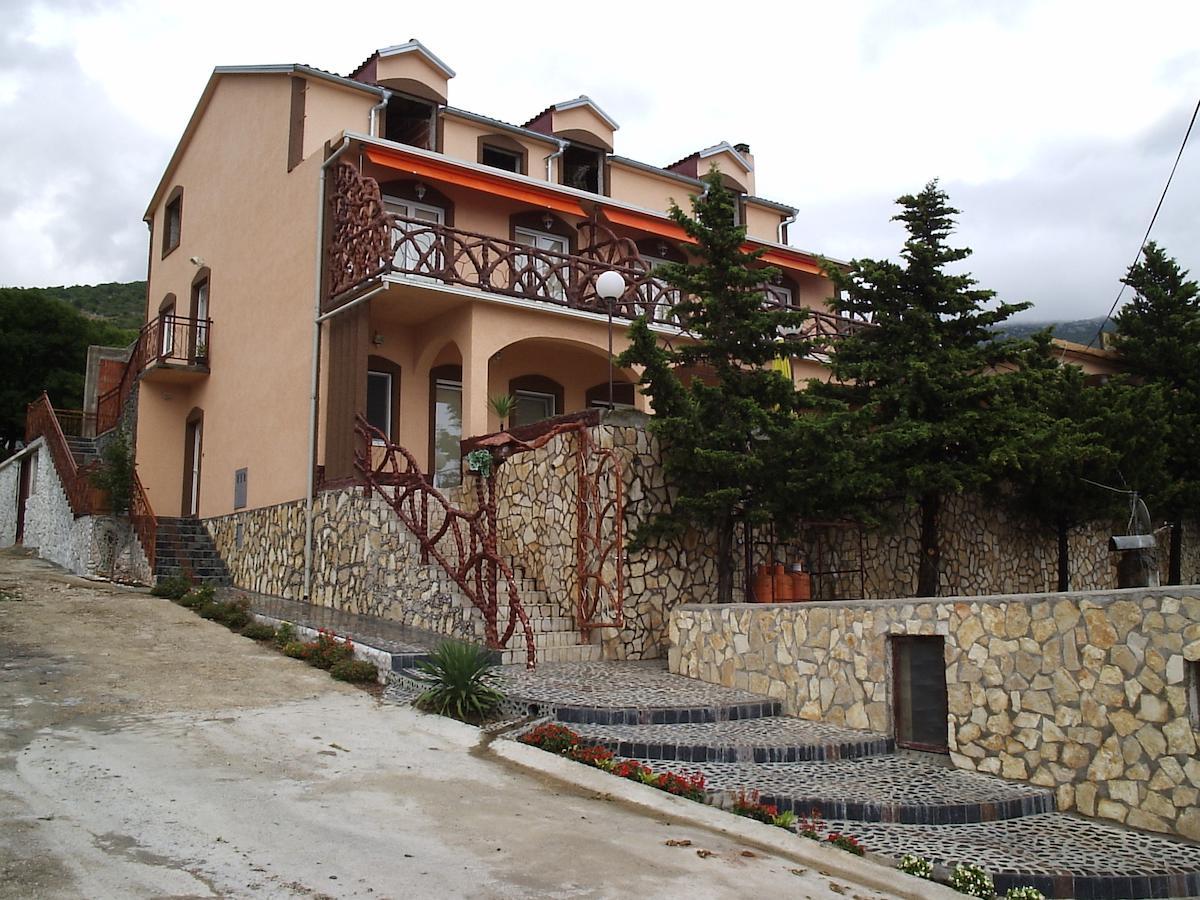 Katarina Apartments And Rooms Sibinj Krmpotski Exterior foto