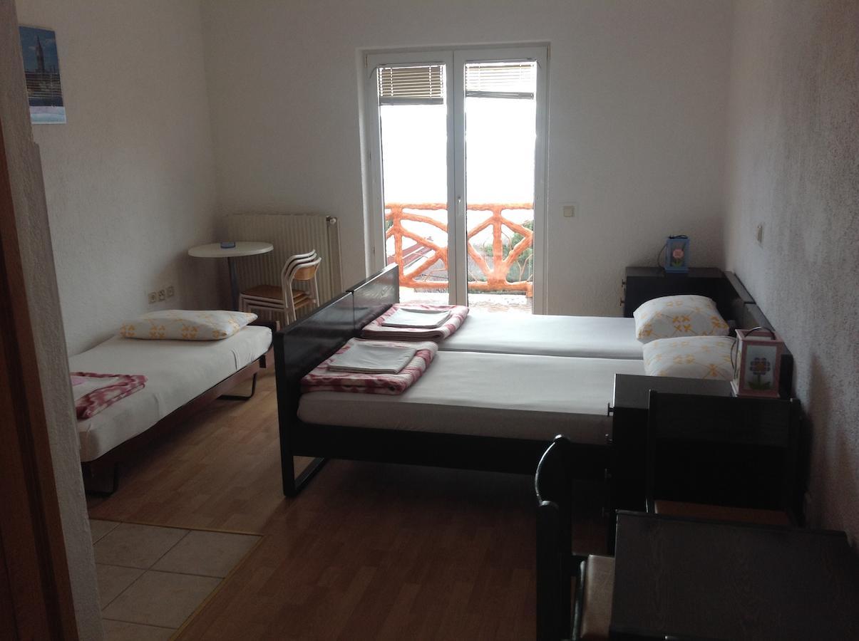 Katarina Apartments And Rooms Sibinj Krmpotski Zimmer foto